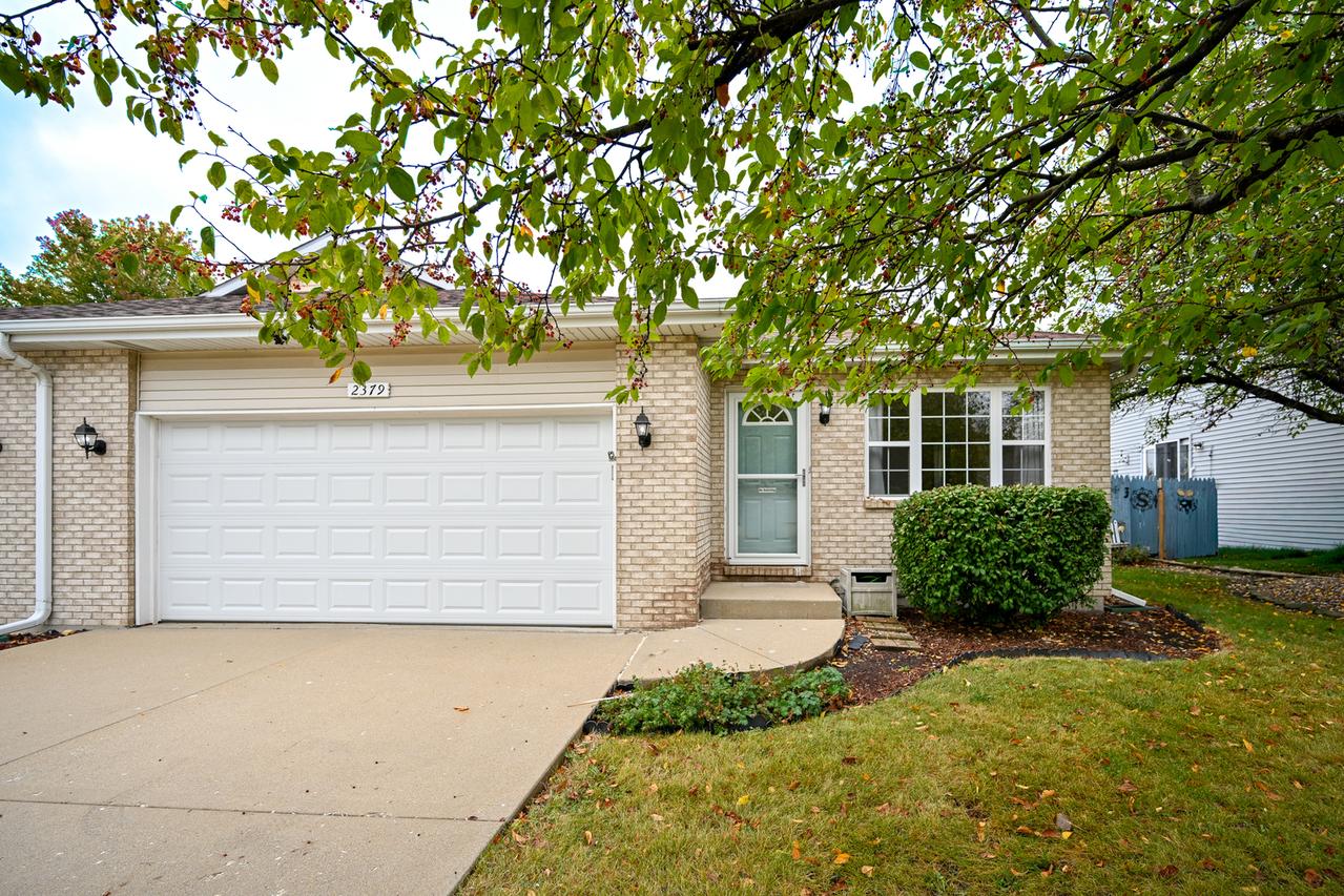 2379 Caton Crest Dr., Crest Hill, IL 60403