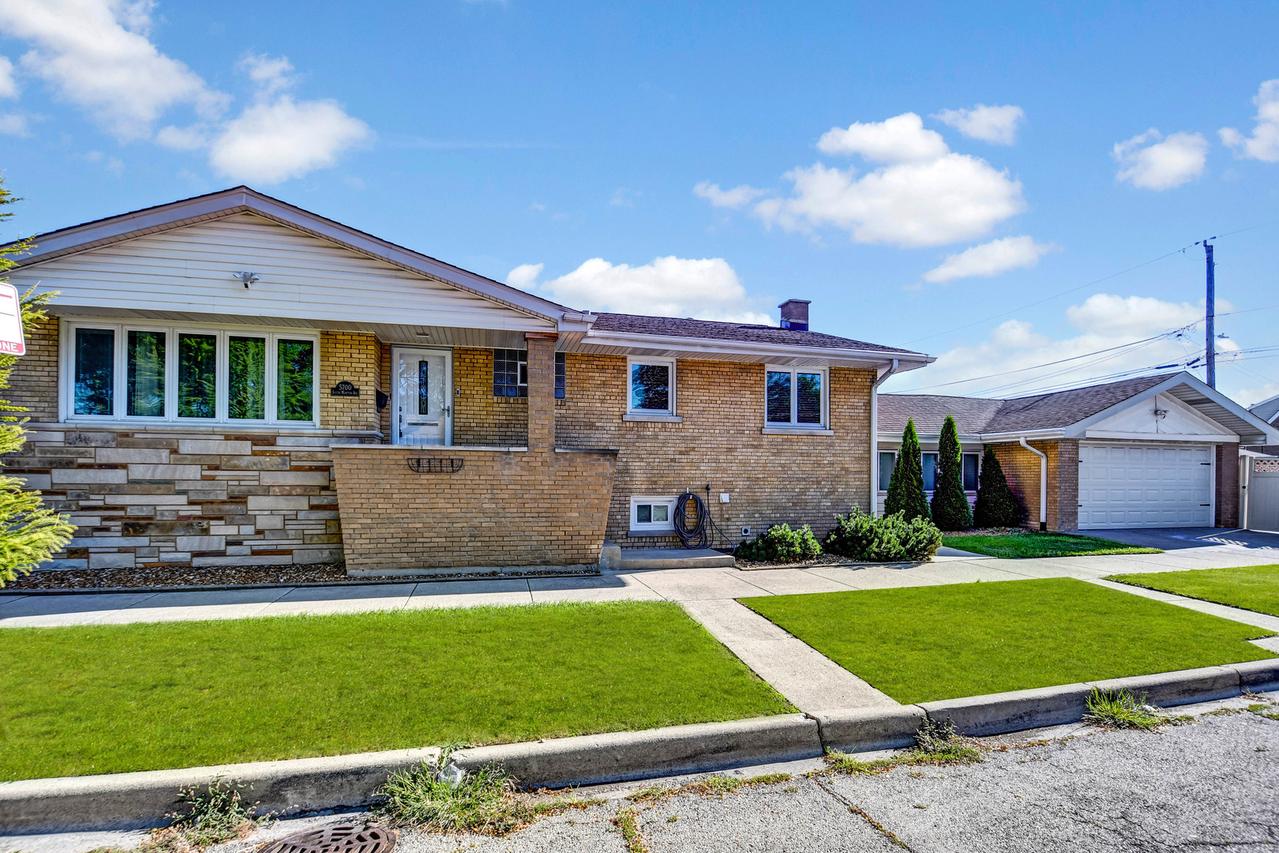5700 S Monitor Ave., Chicago, IL 60638