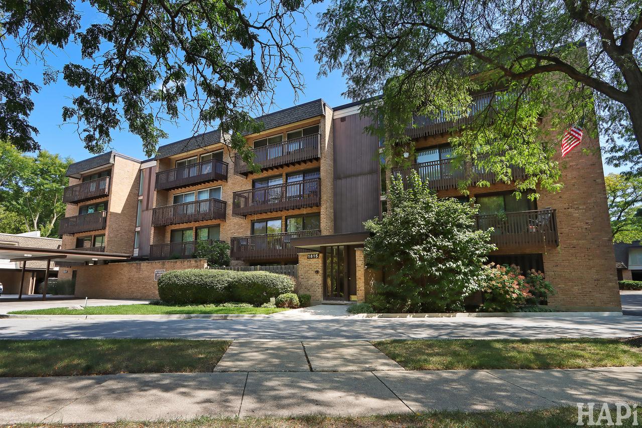 1815 Tanglewood Dr. #4D, Glenview, IL 60025