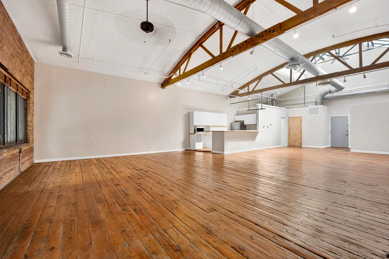 1617 S Michigan Ave. #202, Chicago, IL 60616