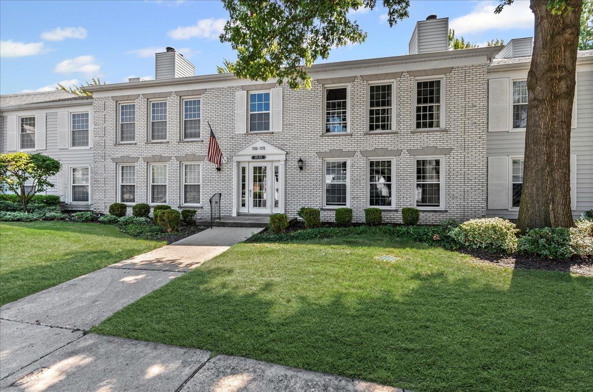 1162 Spring Garden Cir. #64, Naperville, IL 60563