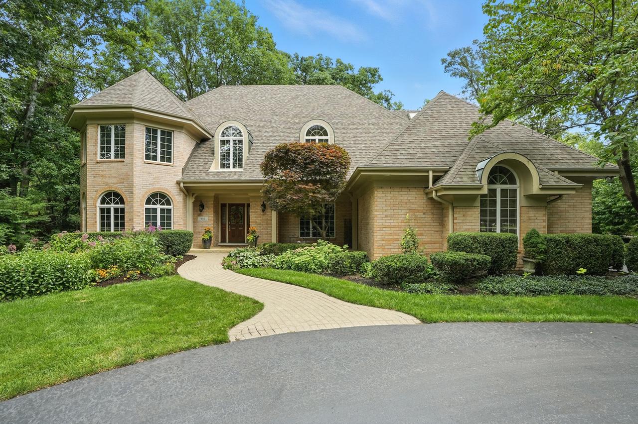 935 N Butternut Cir., Frankfort, IL 60423