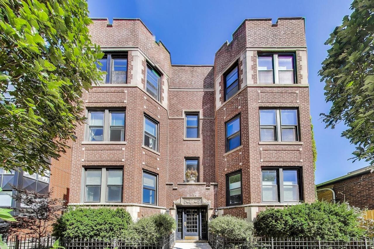 606 W Aldine Ave. #2E, Chicago, IL 60657