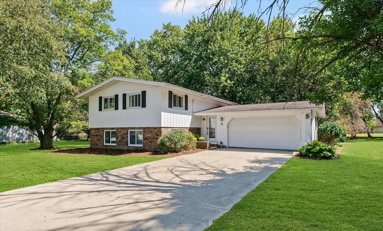 5 Allison Dr., Paxton, IL 60957