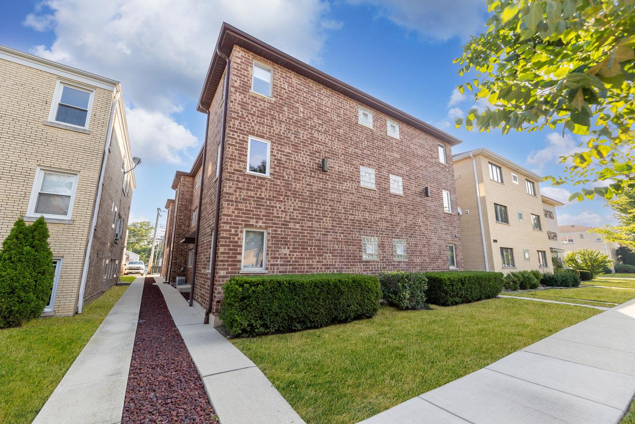 6625 N Northwest Hwy. #202, Chicago, IL 60631