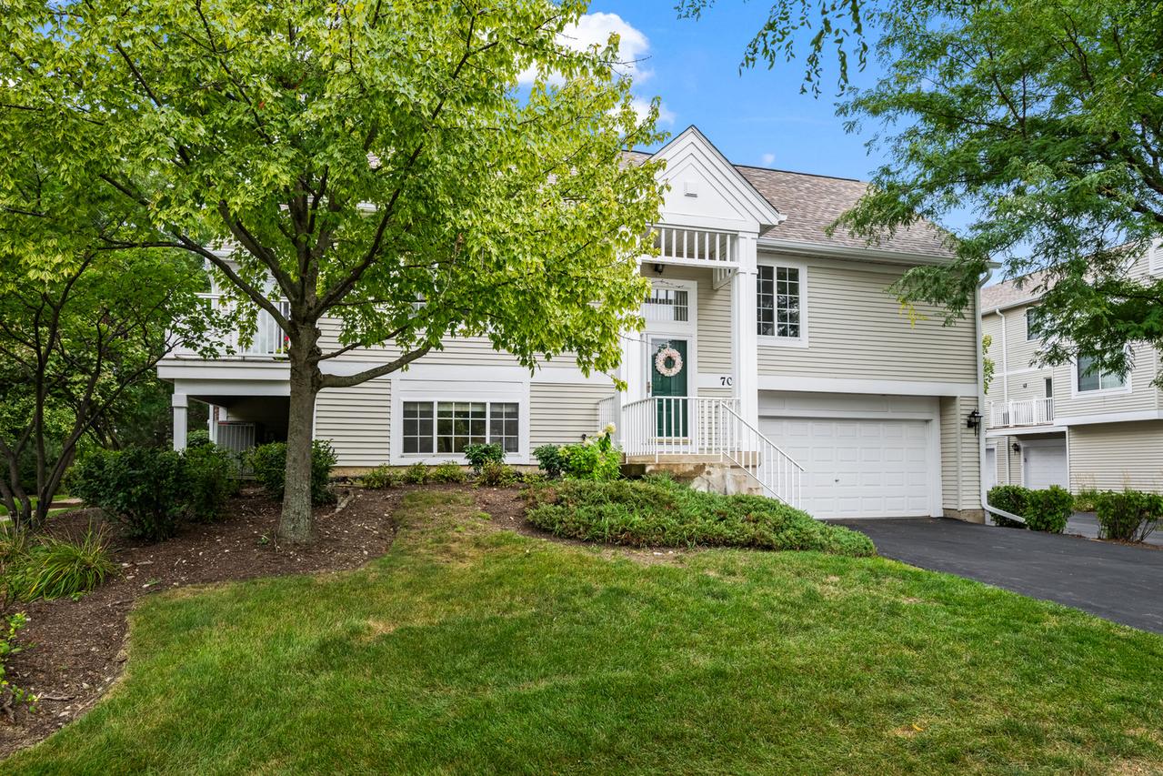 70 Cherbourg Ct., Wheeling, IL 60090