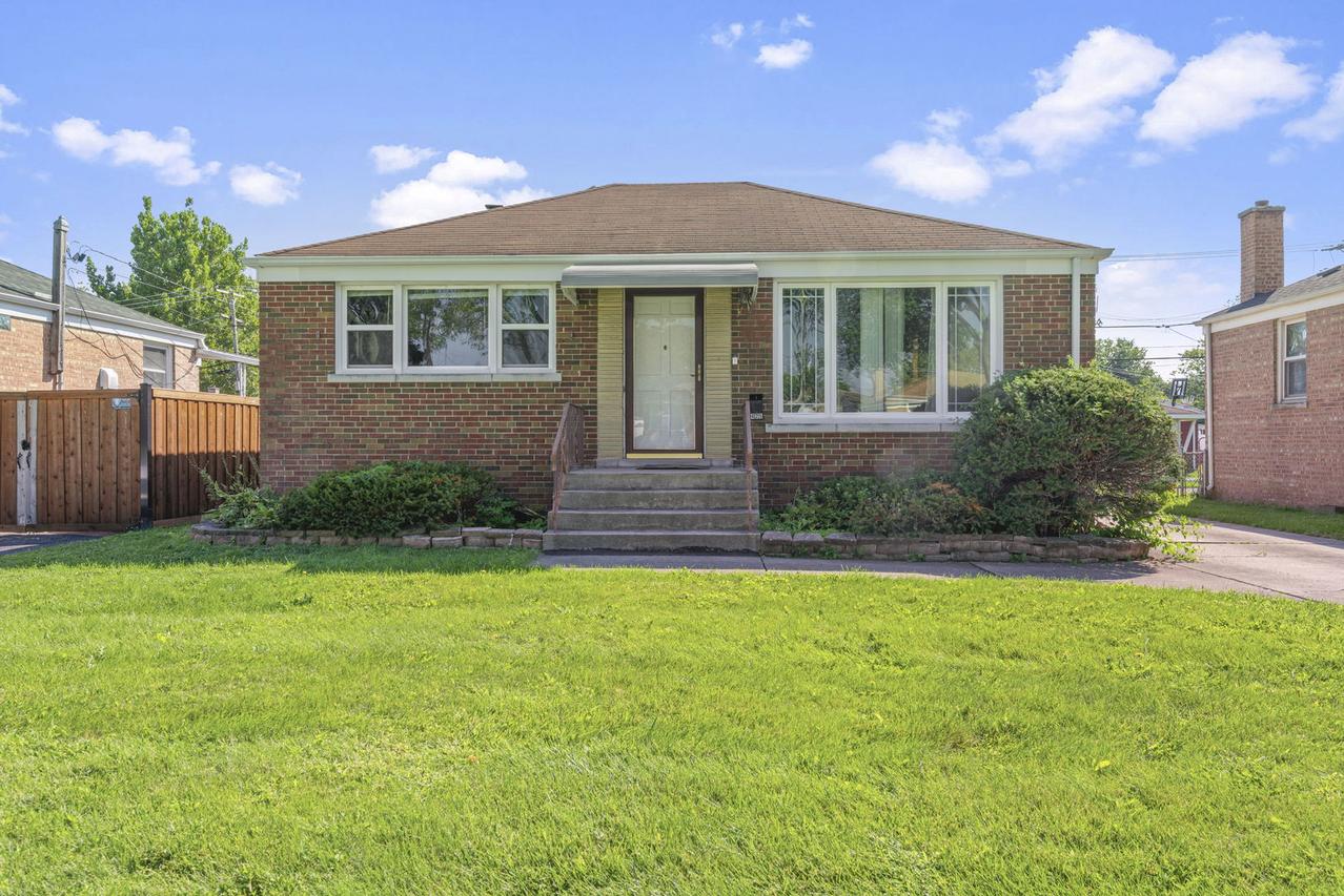 425 N Jackson Blvd., Hillside, IL 60162