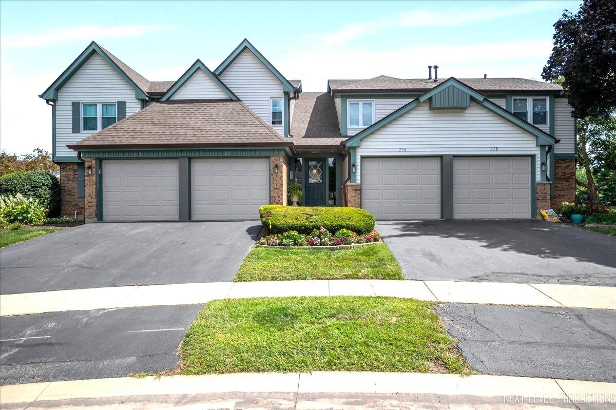 232 Benham Ct., St. Charles, IL 60174