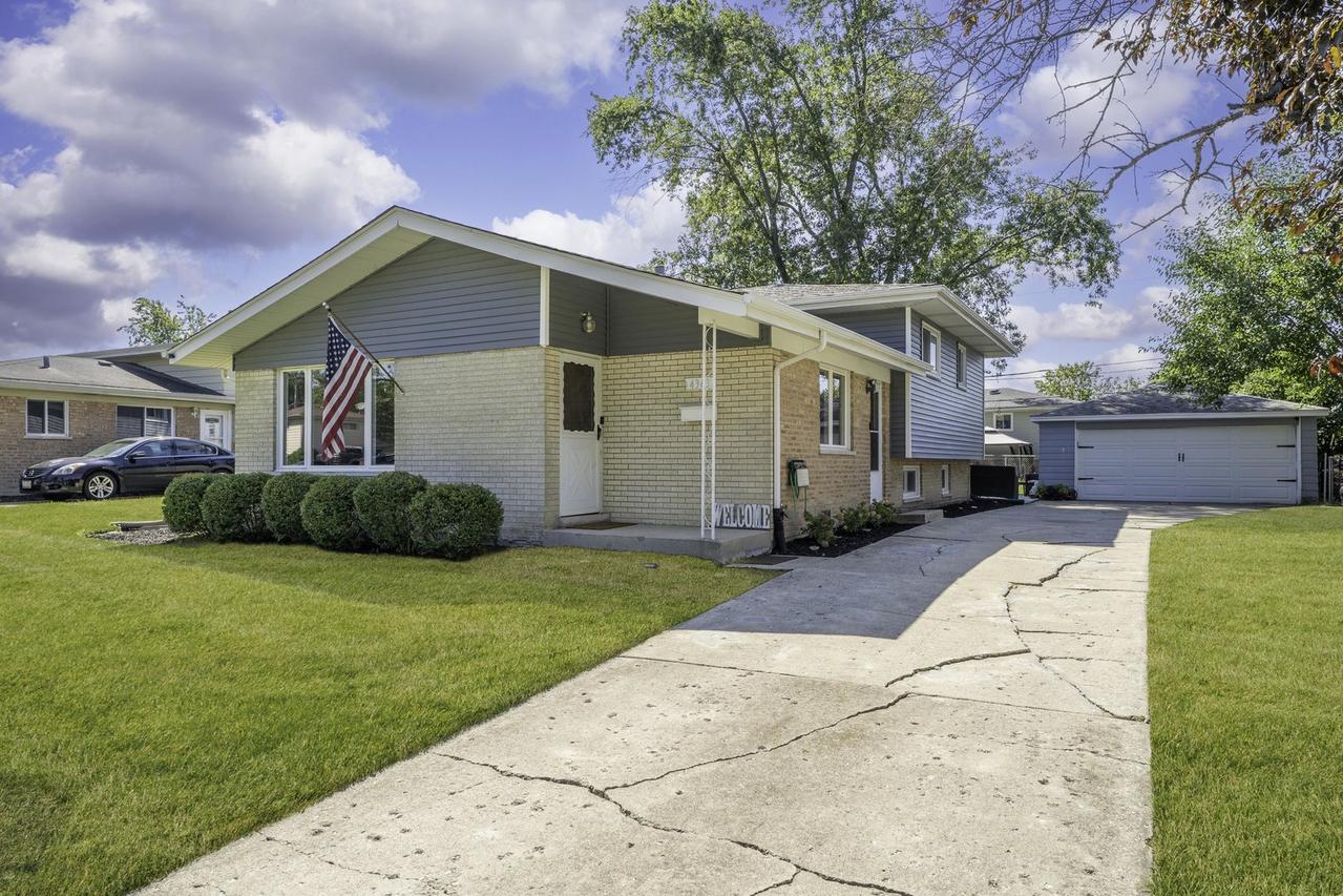 4363 Henry St., Oak Forest, IL 60452