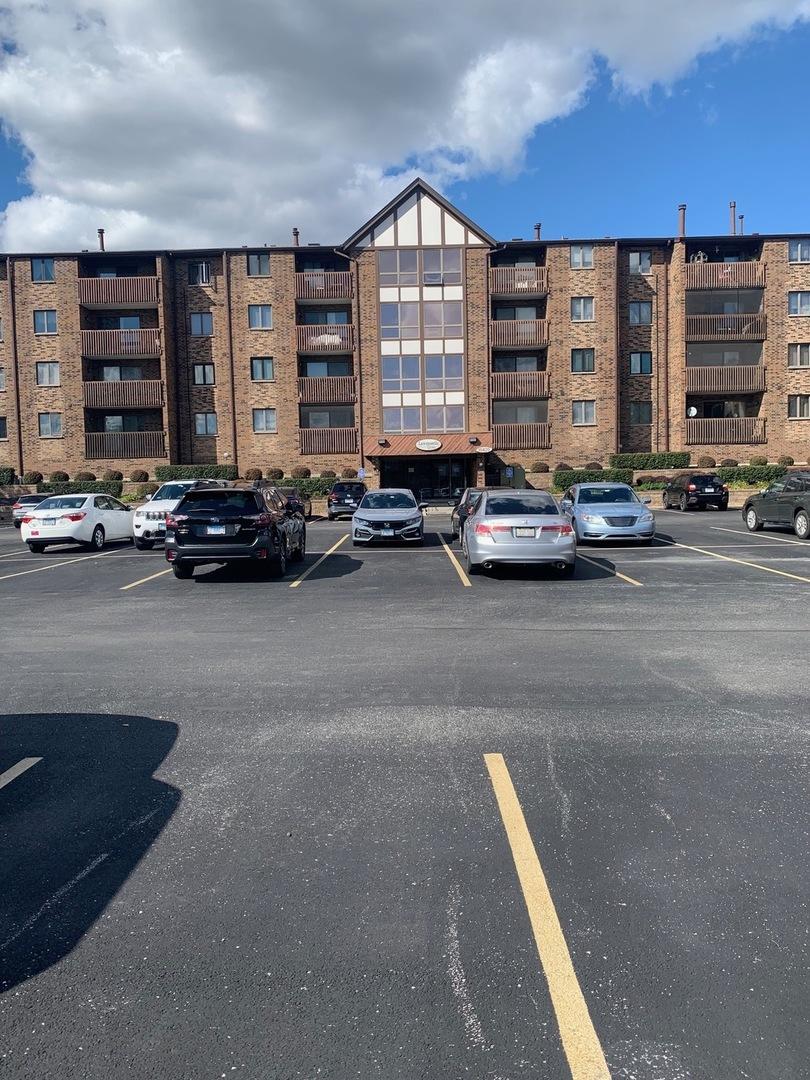 10420 Circle Dr. #22B, Oak Lawn, IL 60453
