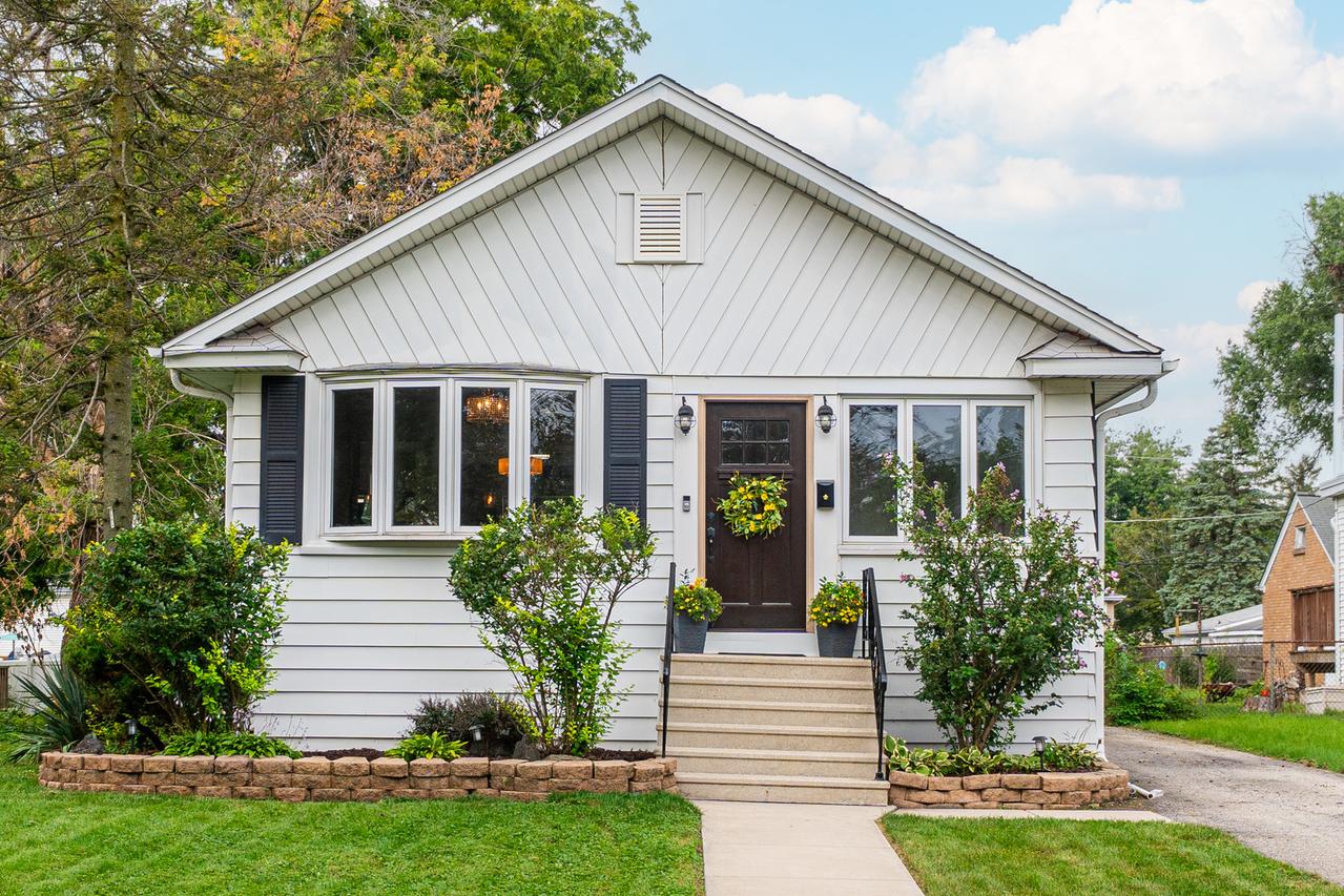 326 S Wisconsin Ave., Villa Park, IL 60181