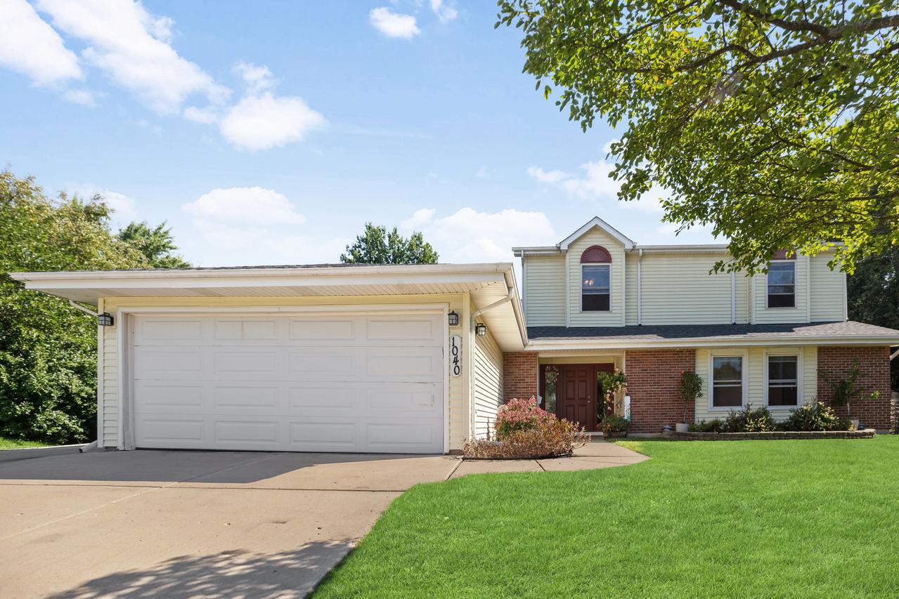 1040 Hermitage Ln., Hoffman Estates, IL 60169