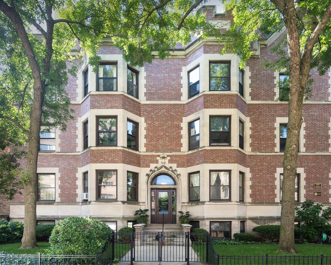 707 W Bittersweet Pl. #K2, Chicago, IL 60613