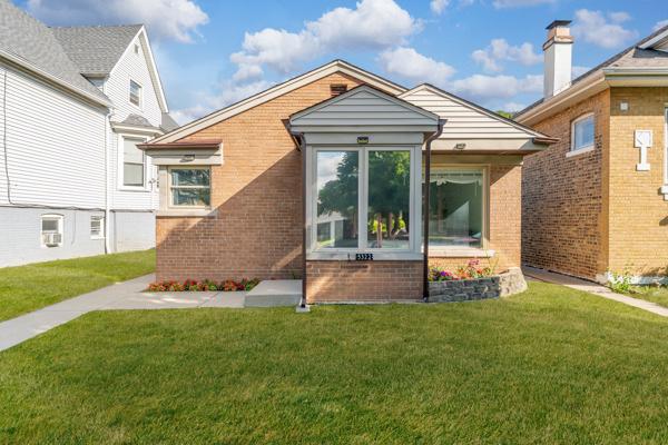 5322 W Addison St., Chicago, IL 60641