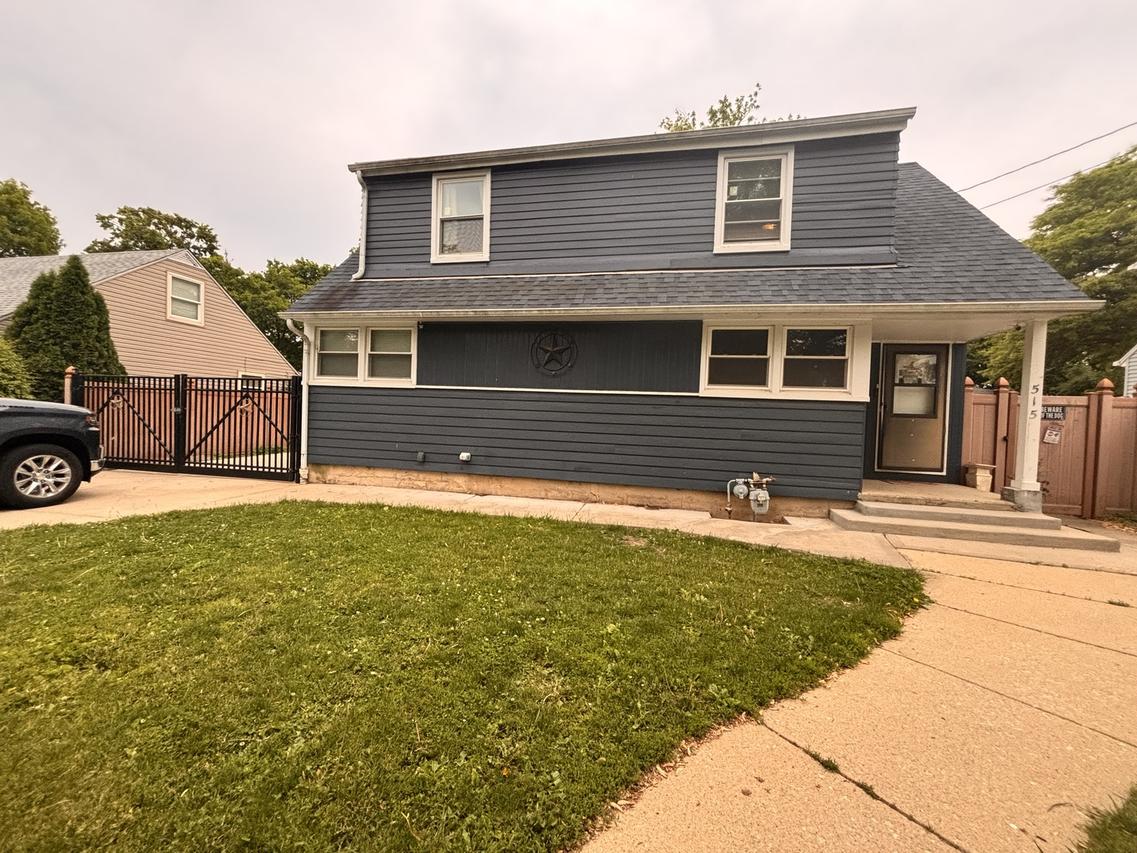 515 Adams St., Elgin, IL 60123