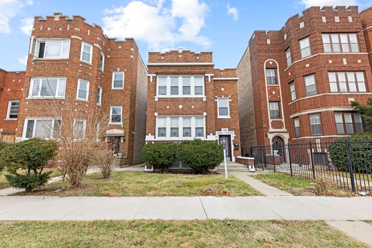 8025 S Evans Ave., Chicago, IL 60619