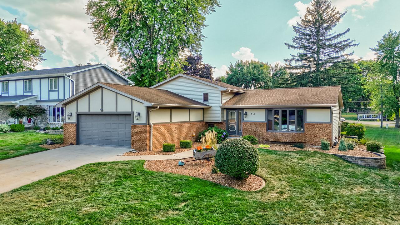 931 Knottingham Dr., Ottawa, IL 61350