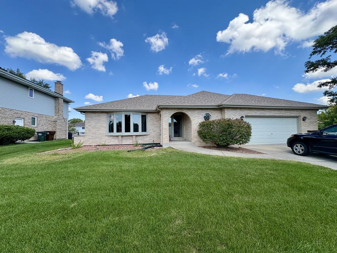 7632 Hanover Dr., Tinley Park, IL 60477