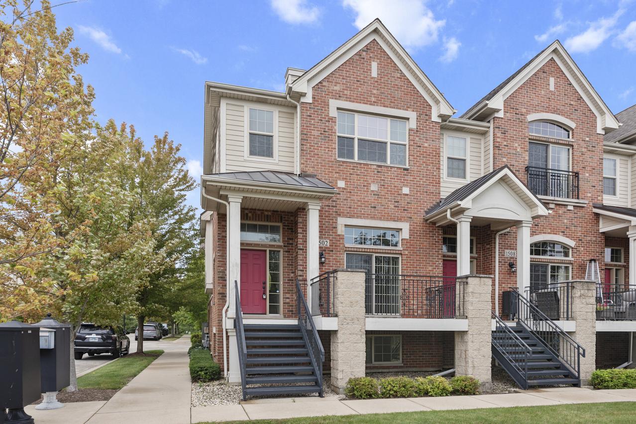 1502 Lakeridge Ct., Mundelein, IL 60060