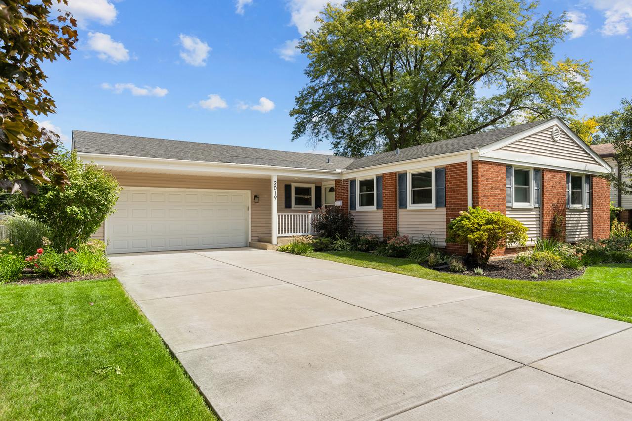 2019 N Verde Dr., Arlington Heights, IL 60004