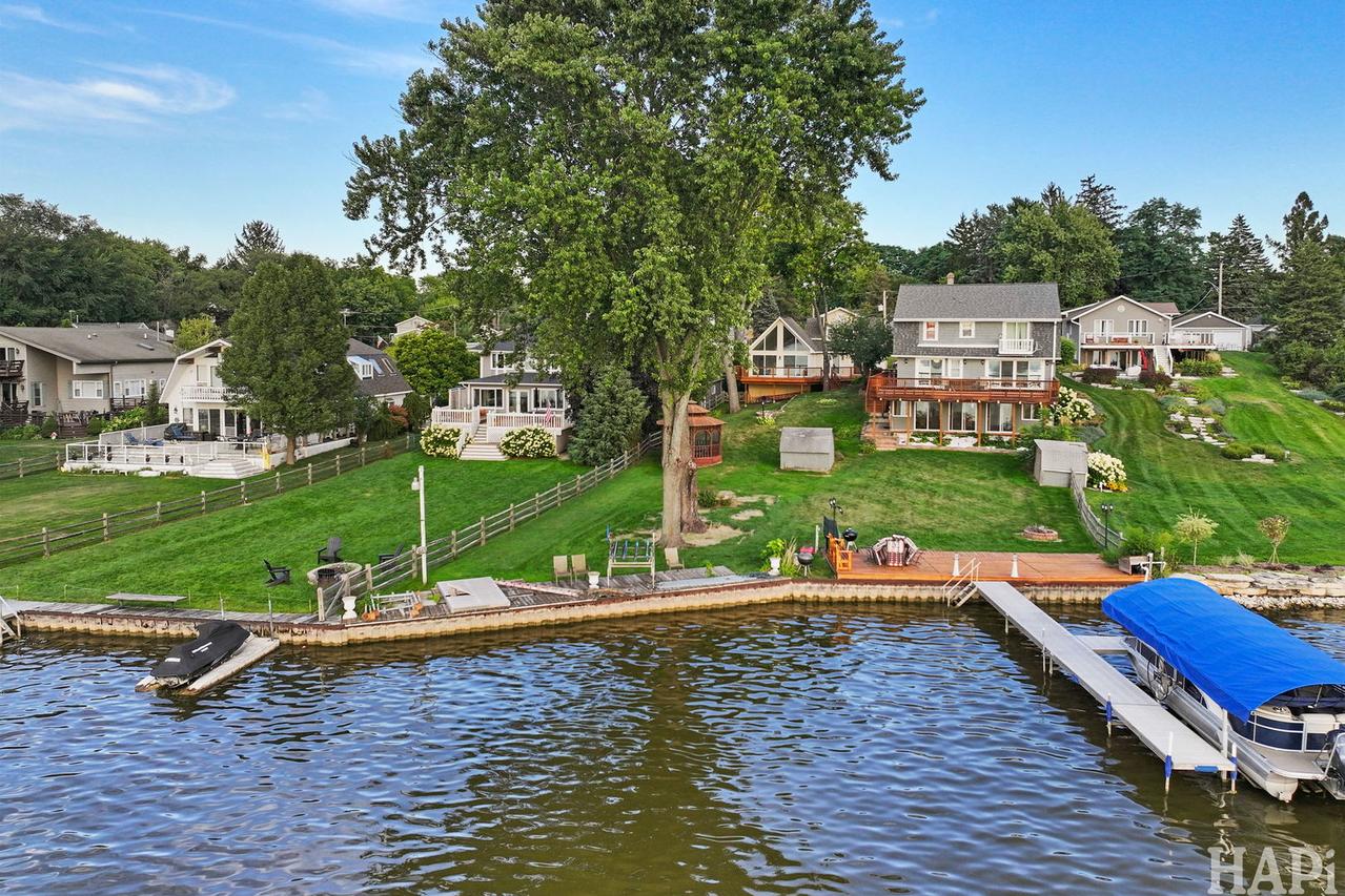 36 N Lake Ave., Fox Lake, IL 60020