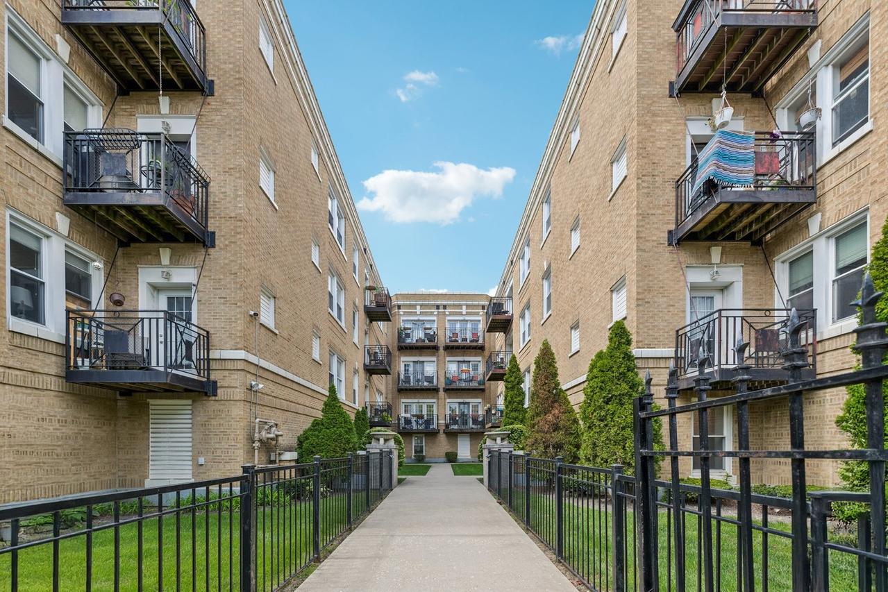 4906 N Drake Ave. #3, Chicago, IL 60625