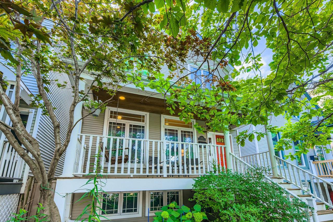 4830 N Seeley Ave., Chicago, IL 60625