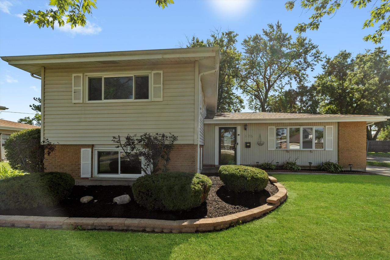 325 Indiana St., Park Forest, IL 60466