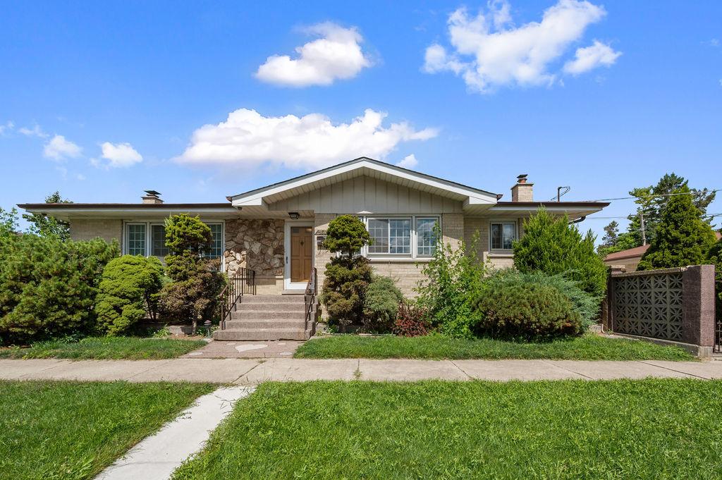 9740 Linn Ave., Schiller Park, IL 60176