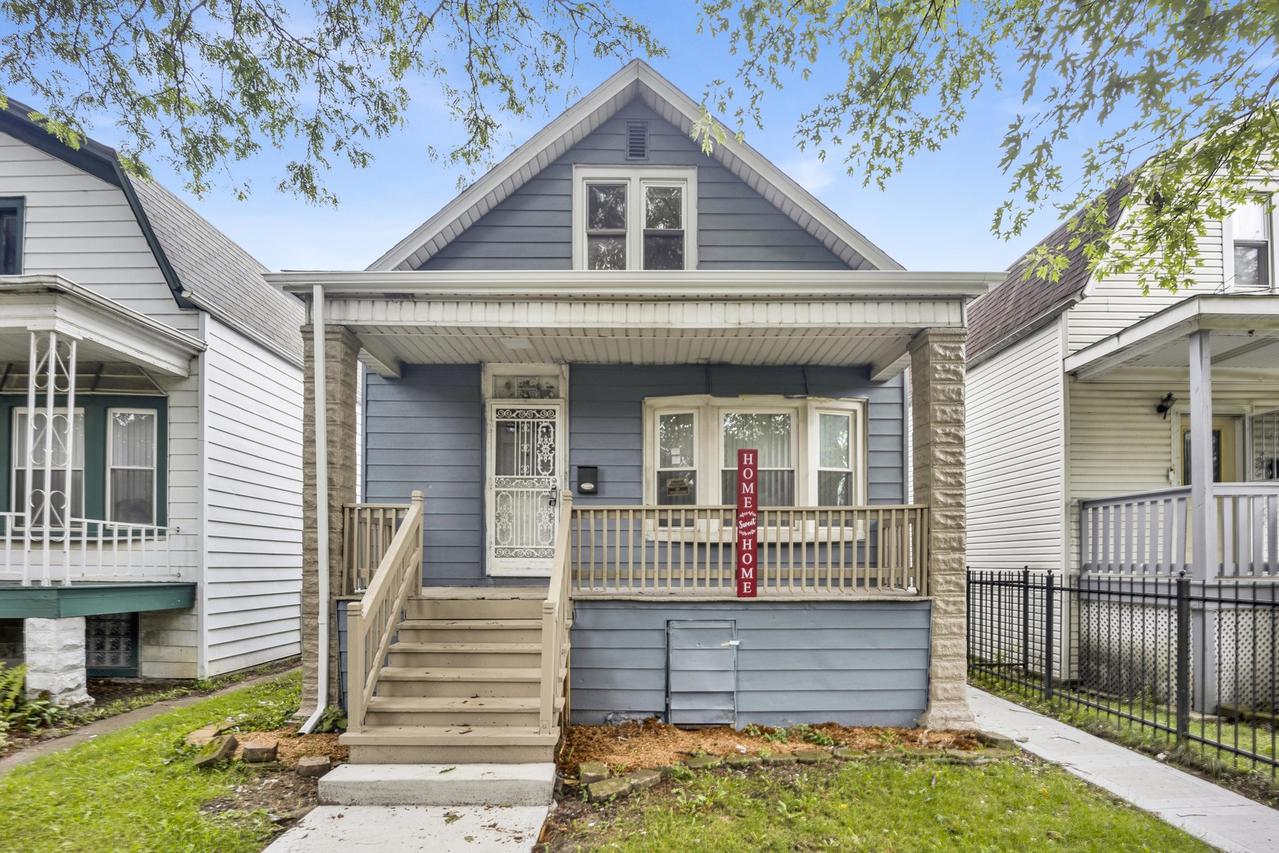 7825 S Ingleside Ave., Chicago, IL 60619