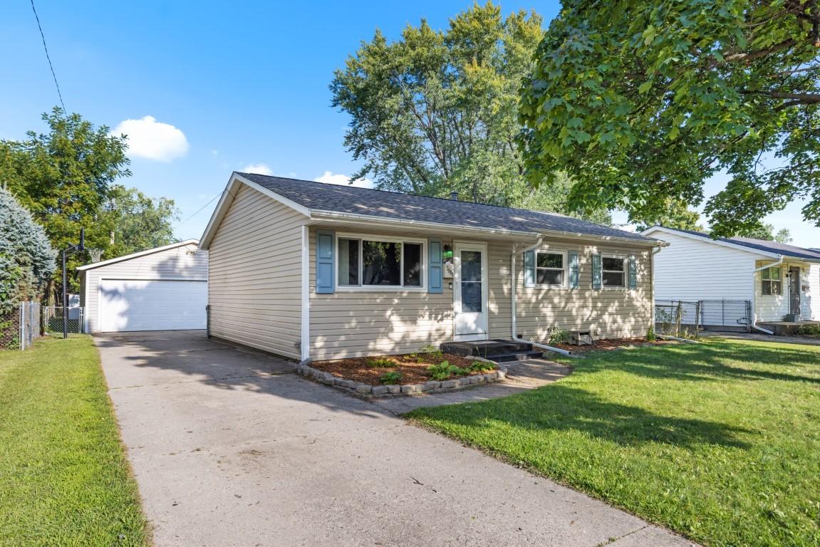 7909 Venus St., Loves Park, IL 61111