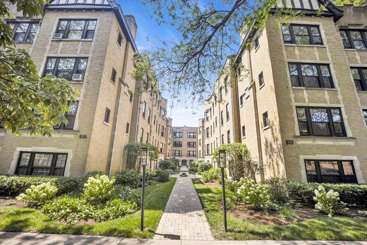 826 Michigan Ave. #2B, Evanston, IL 60202