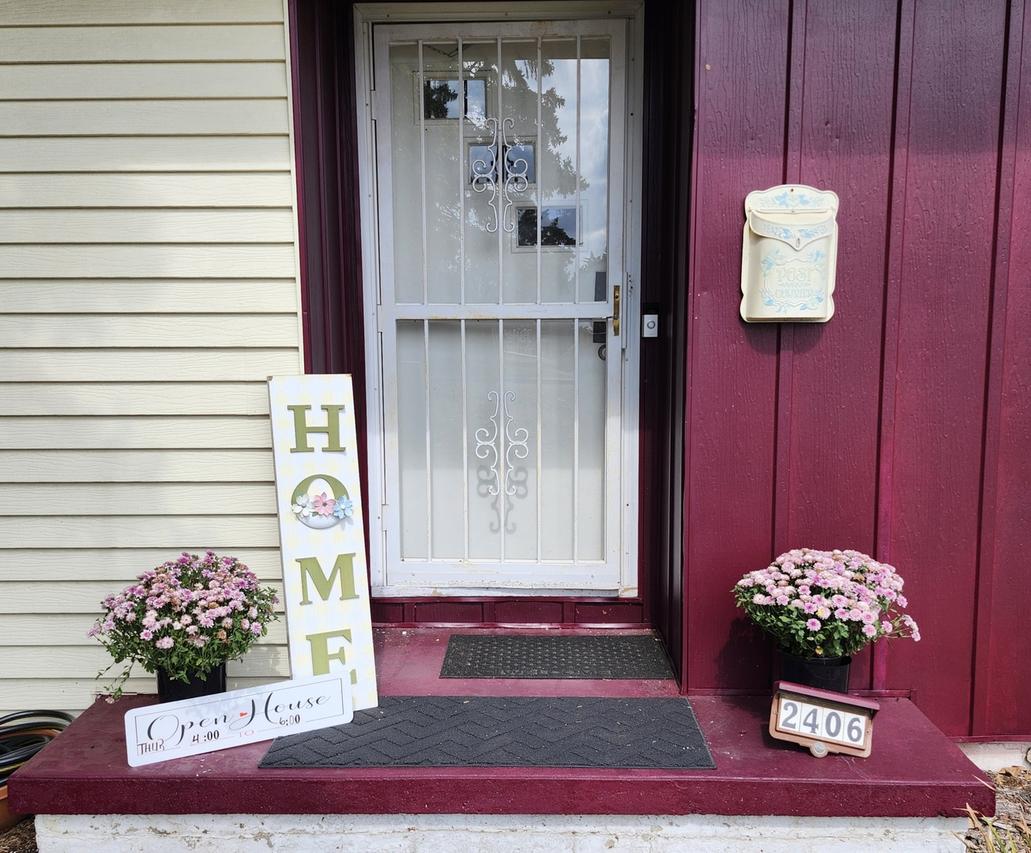 2406 W Olive St., Decatur, IL 62526