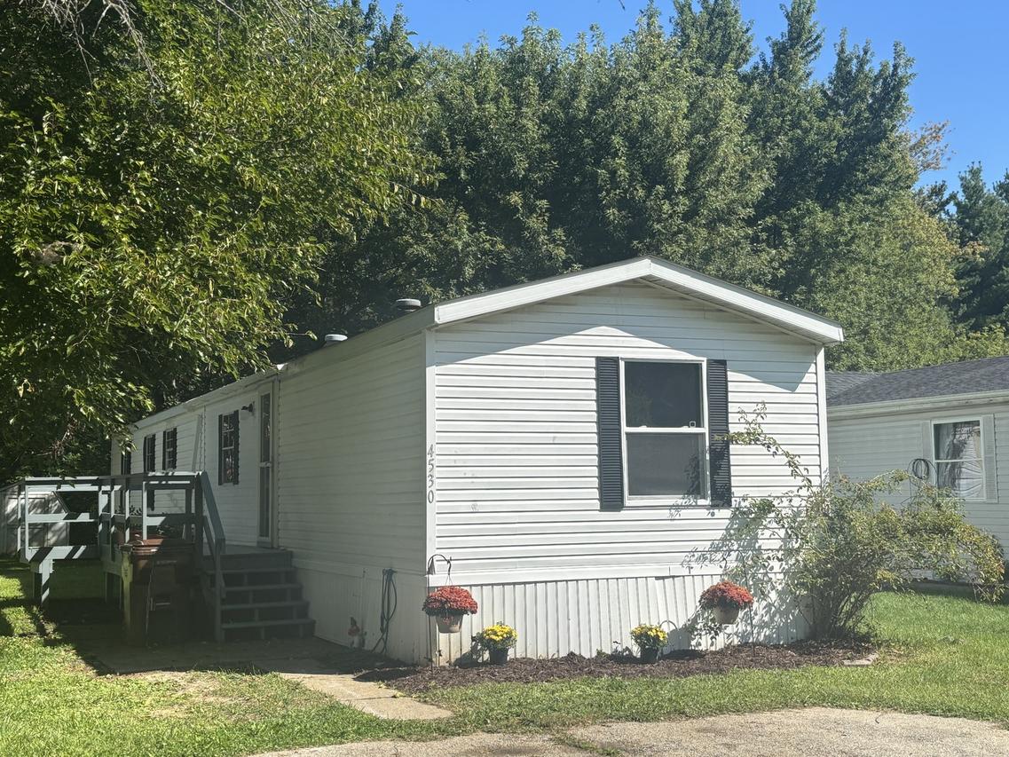 4530 Harris Dr., Poplar Grove, IL 61065
