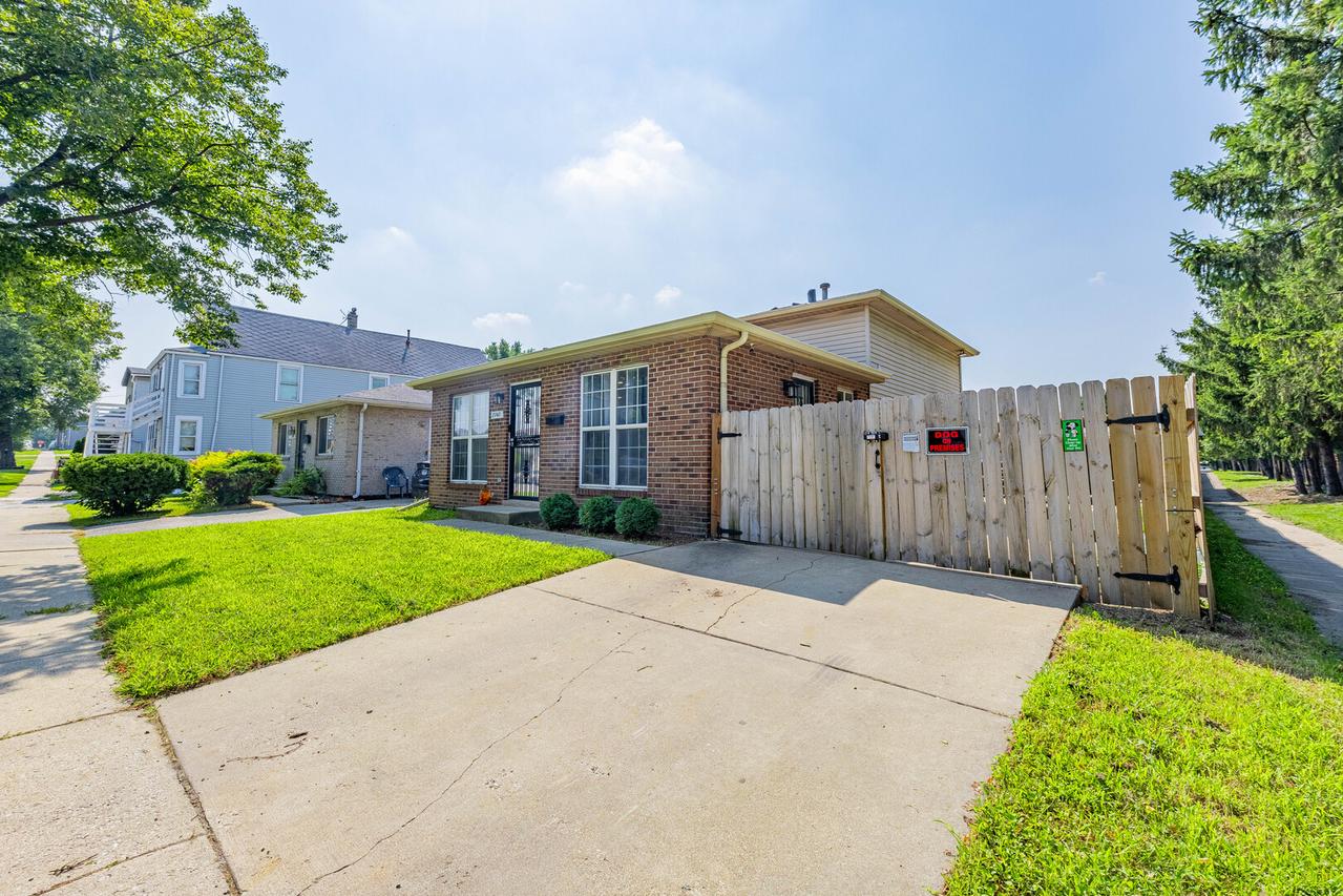 7747 W 62nd St., Summit, IL 60501