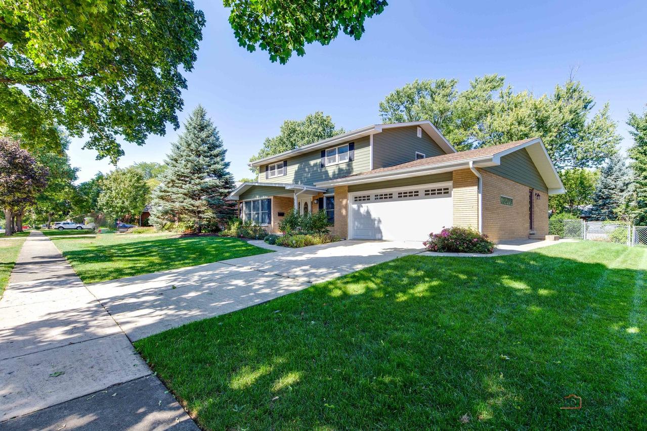 522 E Juniper Dr., Palatine, IL 60074