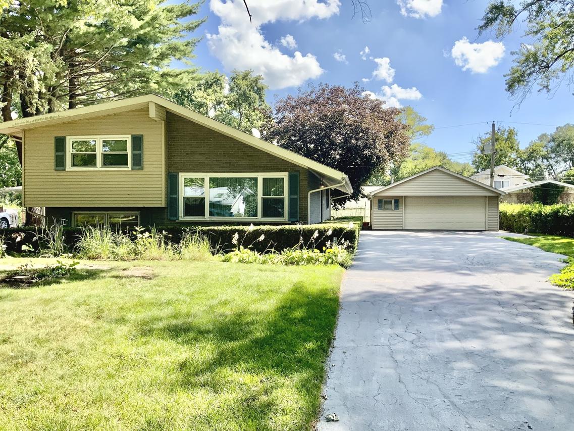 12613 S Parkside Ave., Palos Heights, IL 60463