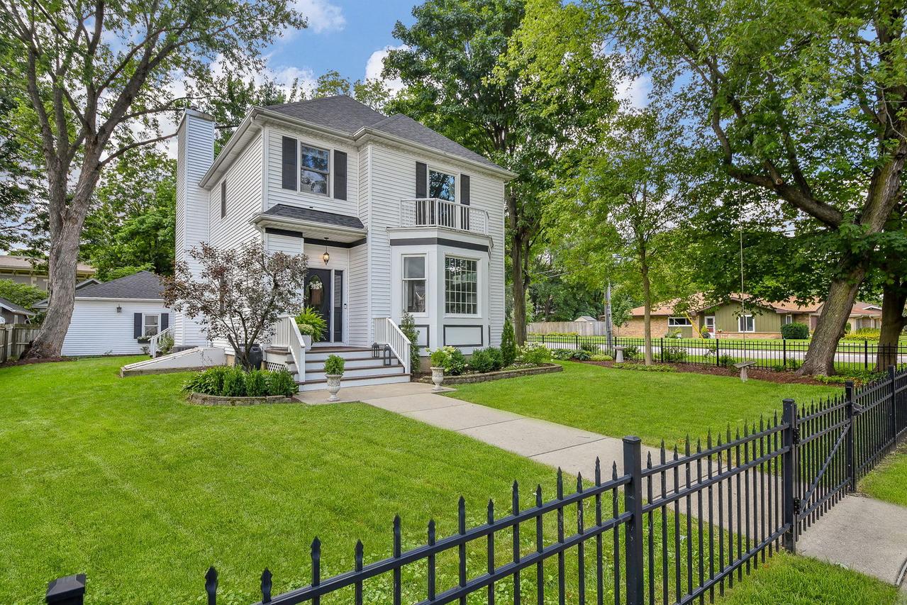 426 Elm St., Batavia, IL 60510