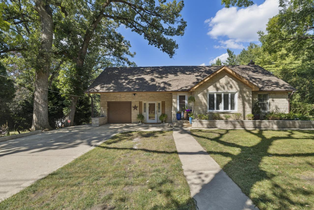 504 W Forest Ave., Round Lake, IL 60073