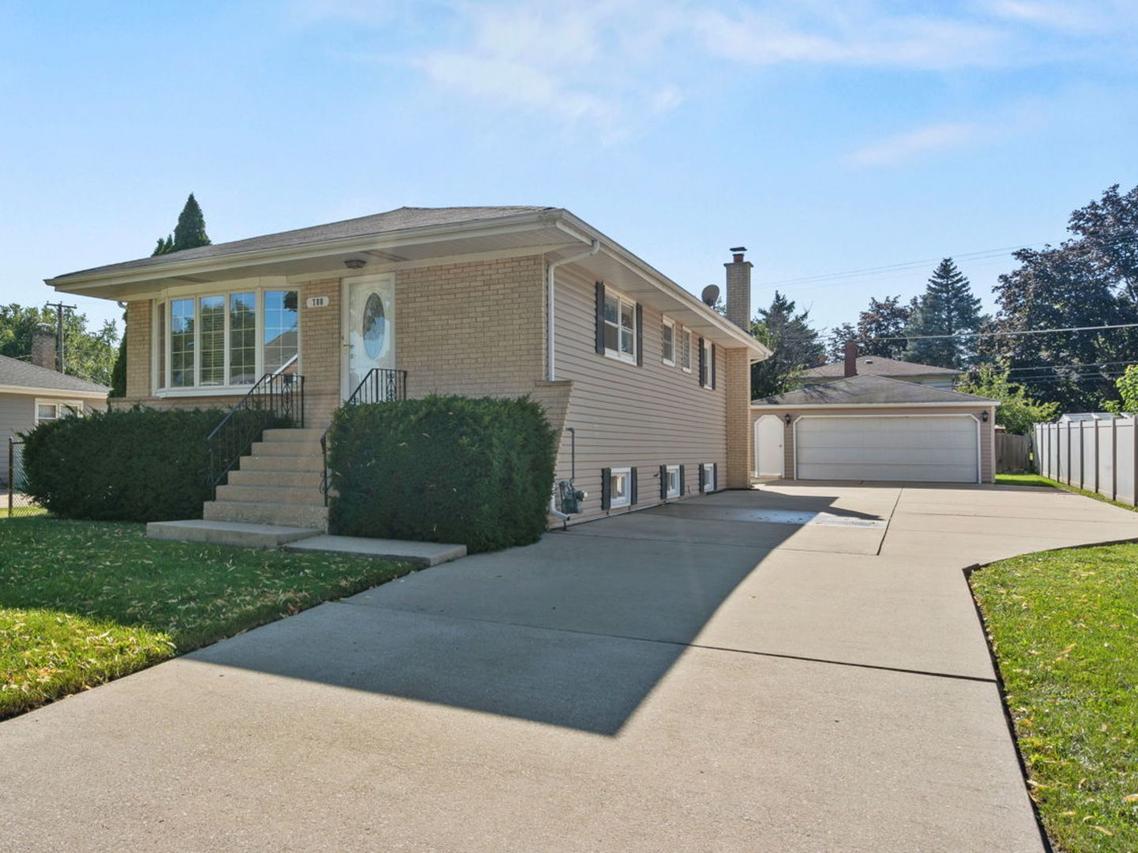 780 N Adele St., Elmhurst, IL 60126