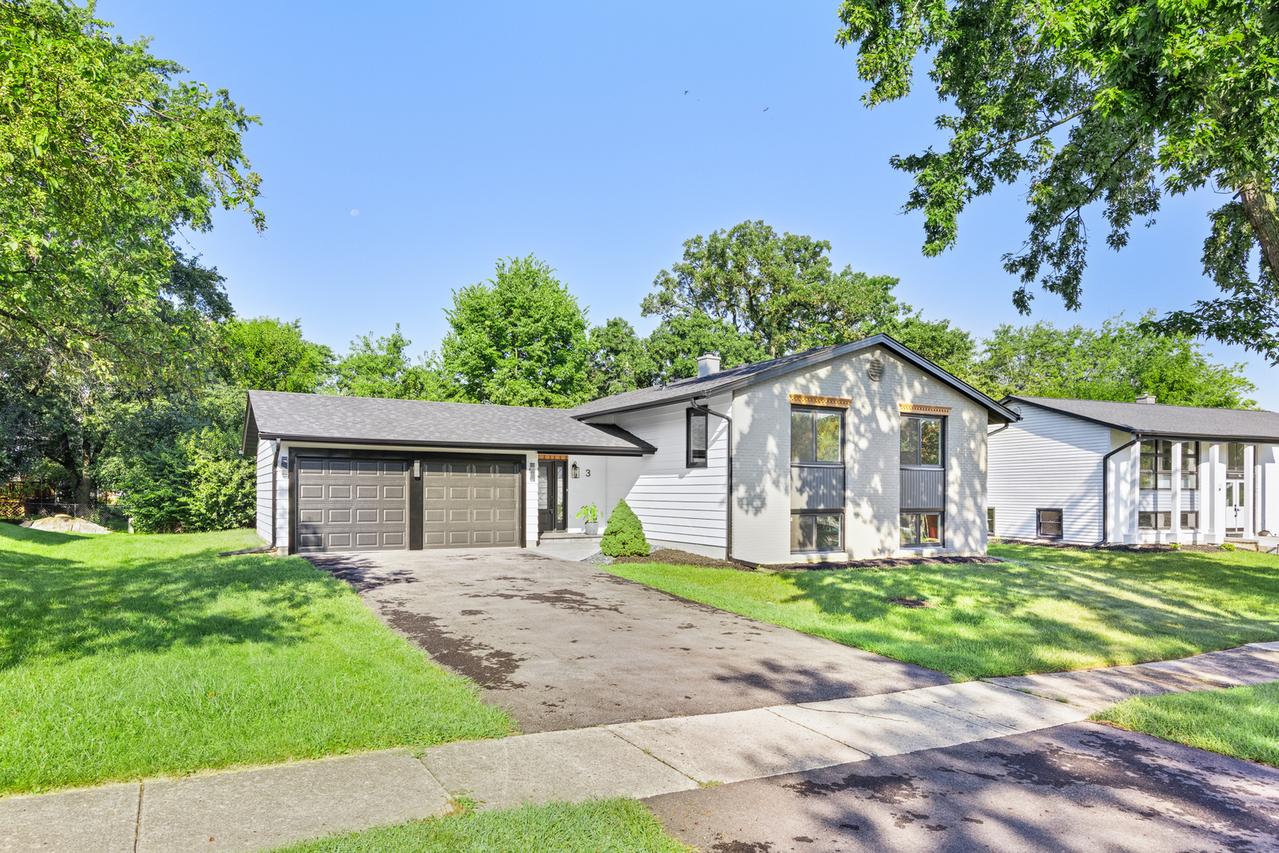 3 Charlestown Ct., Bolingbrook, IL 60440