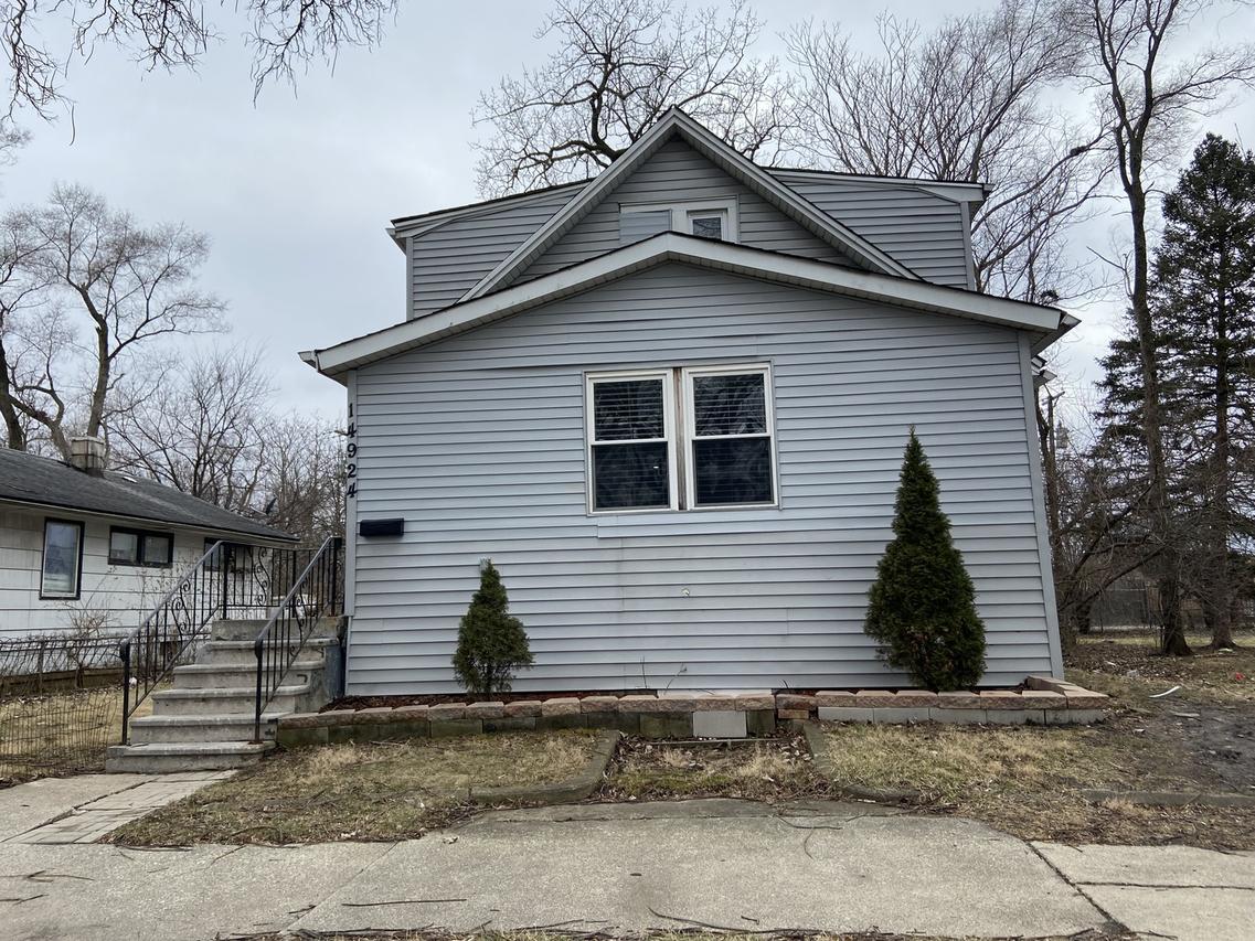 14924 Leavitt Ave., Harvey, IL 60426