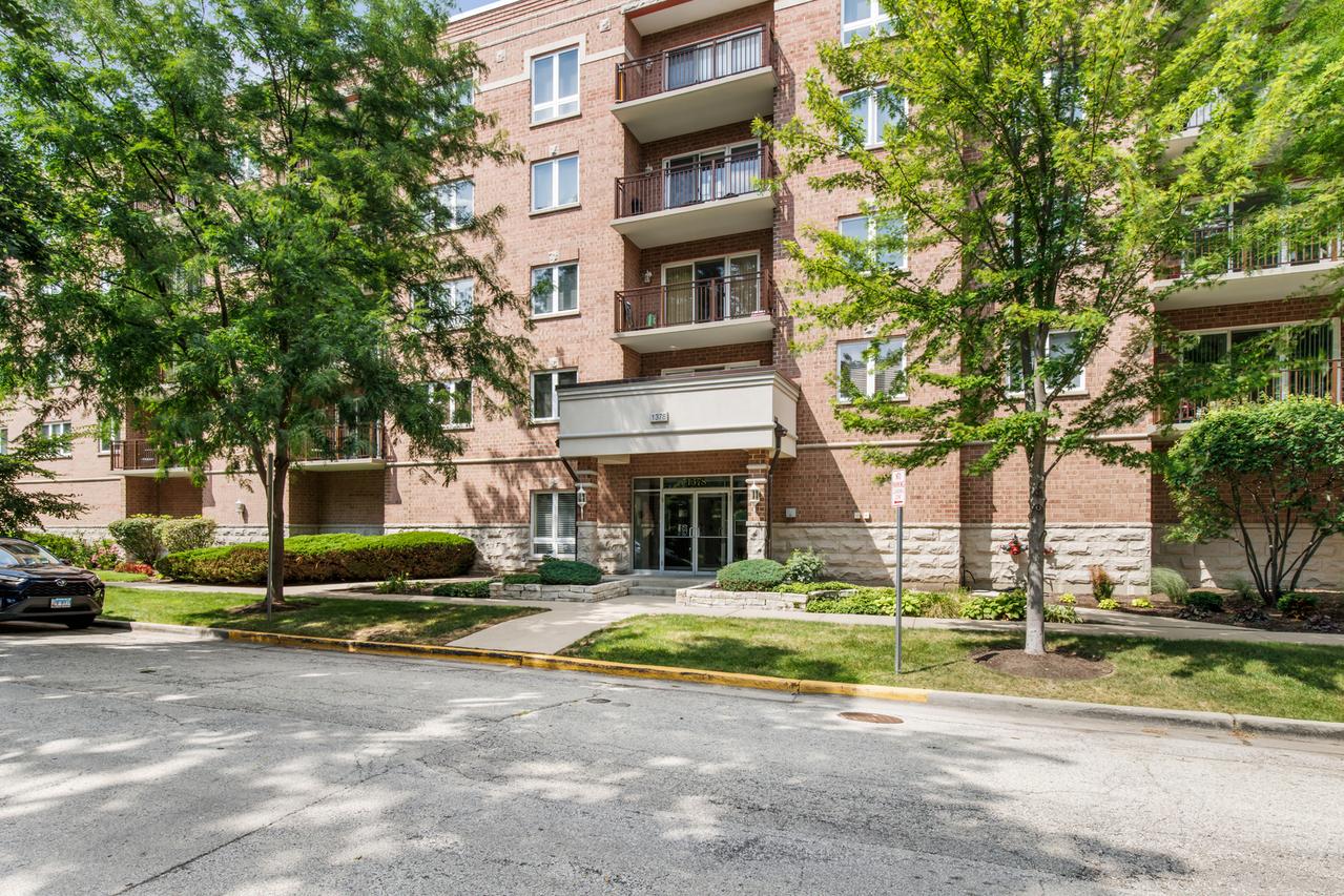 1378 Perry St. #208, Des Plaines, IL 60016