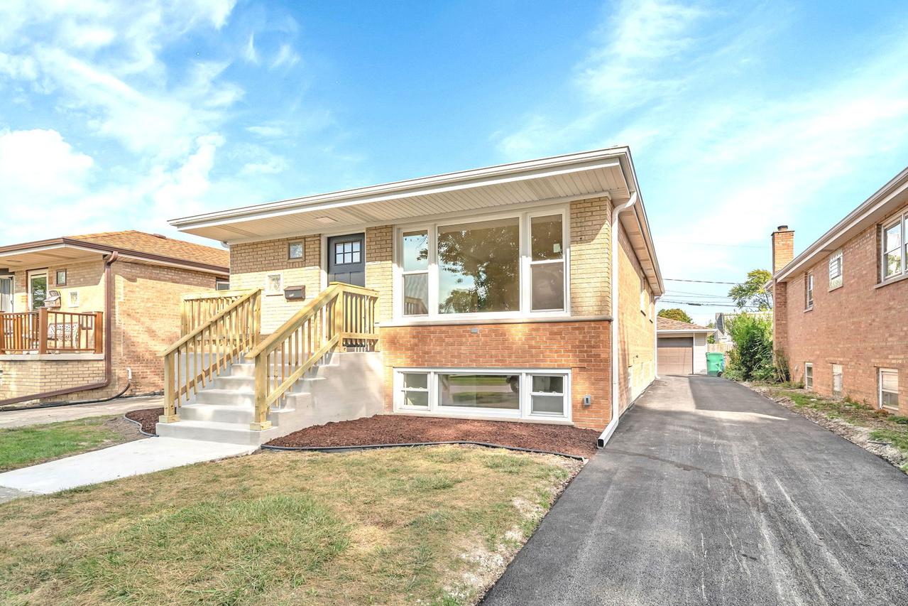 8019 Natchez Ave., Burbank, IL 60459