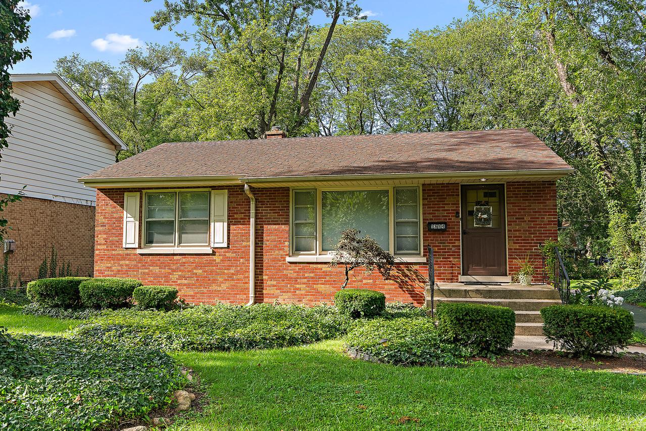 1334 Linden Rd., Homewood, IL 60430