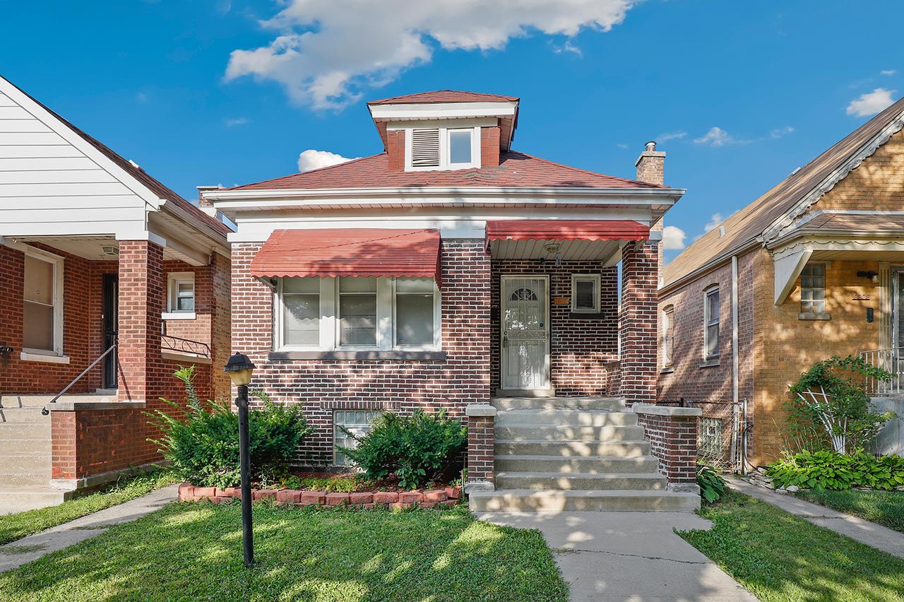 8810 S Racine Ave., Chicago, IL 60620
