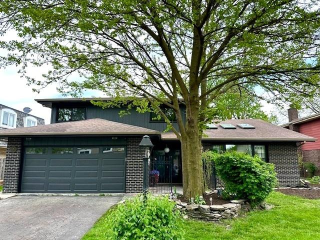 10427 S Alta Dr., Palos Hills, IL 60465