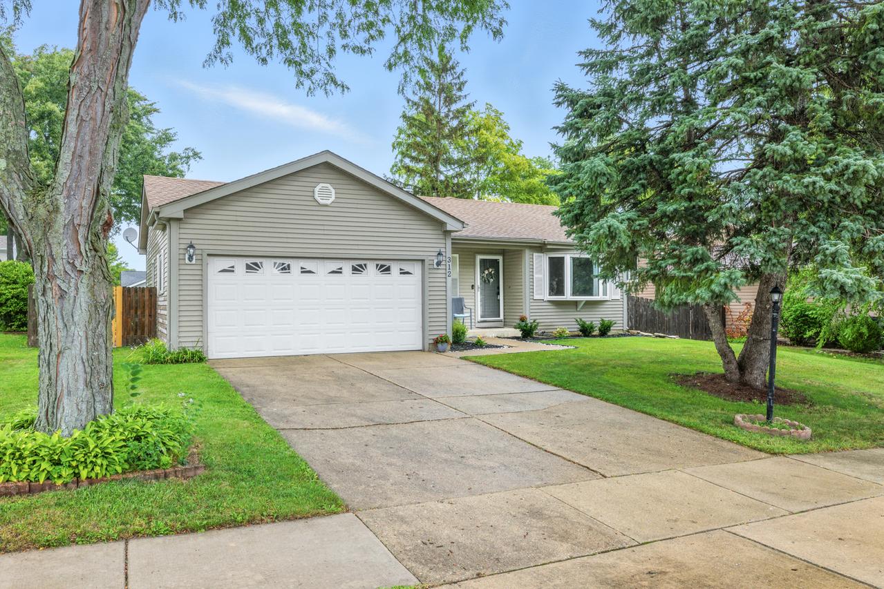 312 Exmoor Dr., Streamwood, IL 60107