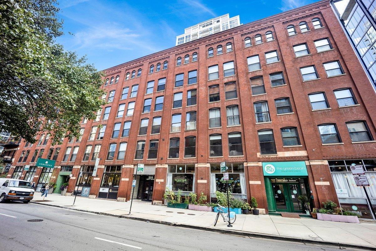 225 W Huron St. #212, Chicago, IL 60654