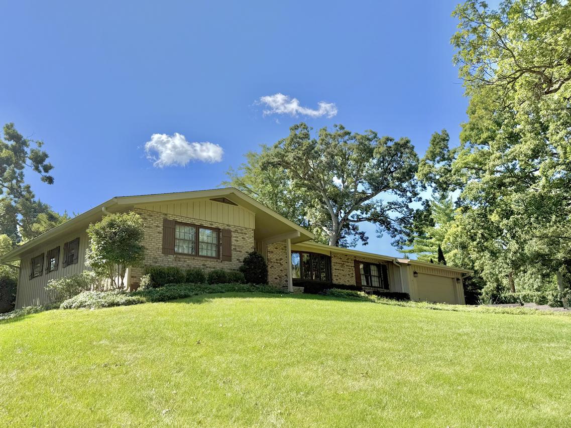 [Address Hidden by Seller], Crystal Lake, IL 60012